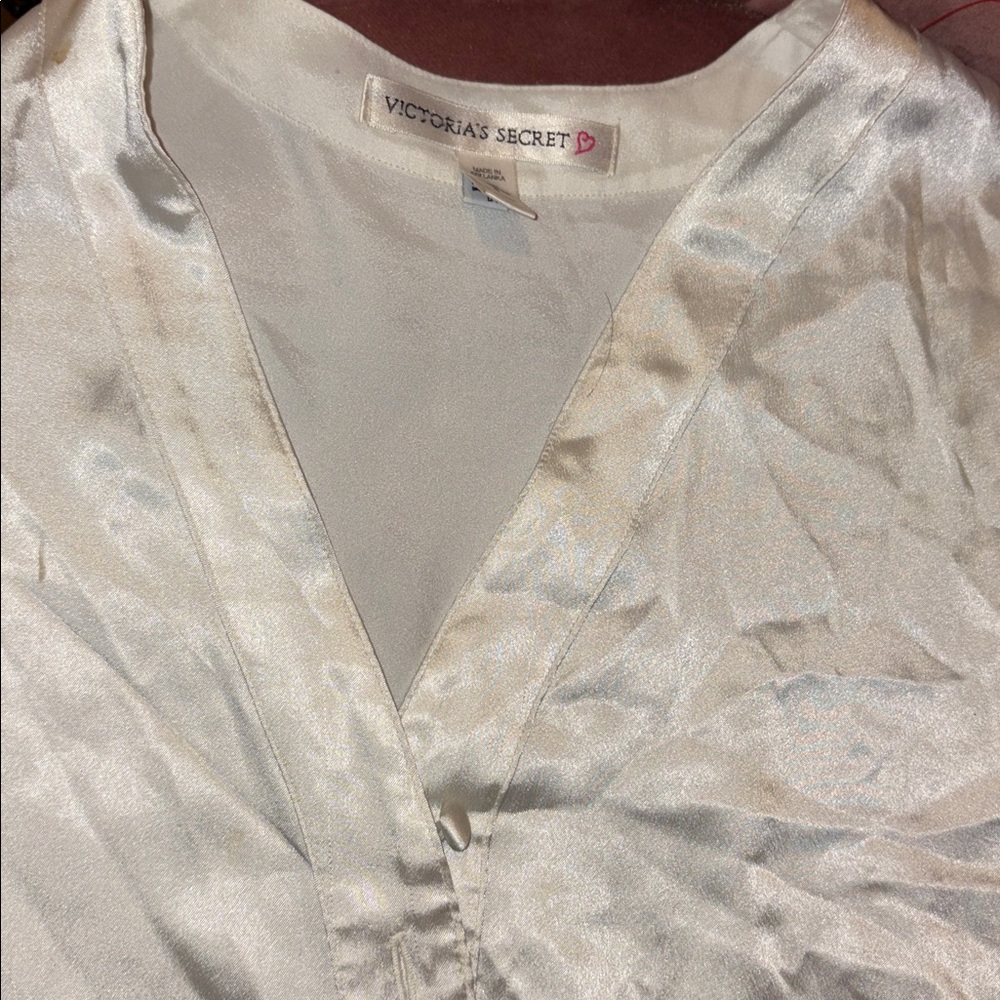 VTG Victoria’s Secret Nightshirt White satin ; ahort sleeve : button down